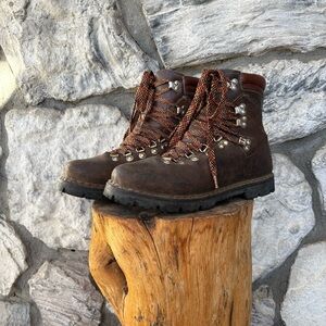 Thom McAn Leather Boots Made in Italy 8 1/2 Model 485